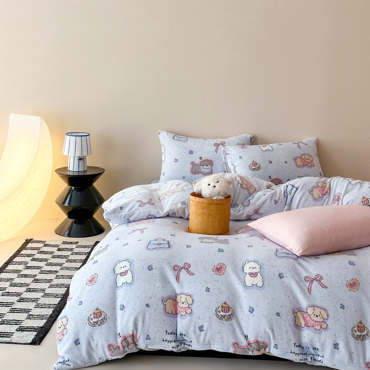 91家纺网 家纺一手货源 找家纺 时光里 2025新款230克全消光印花10色专版花型四件套 狗狗乐园-蓝