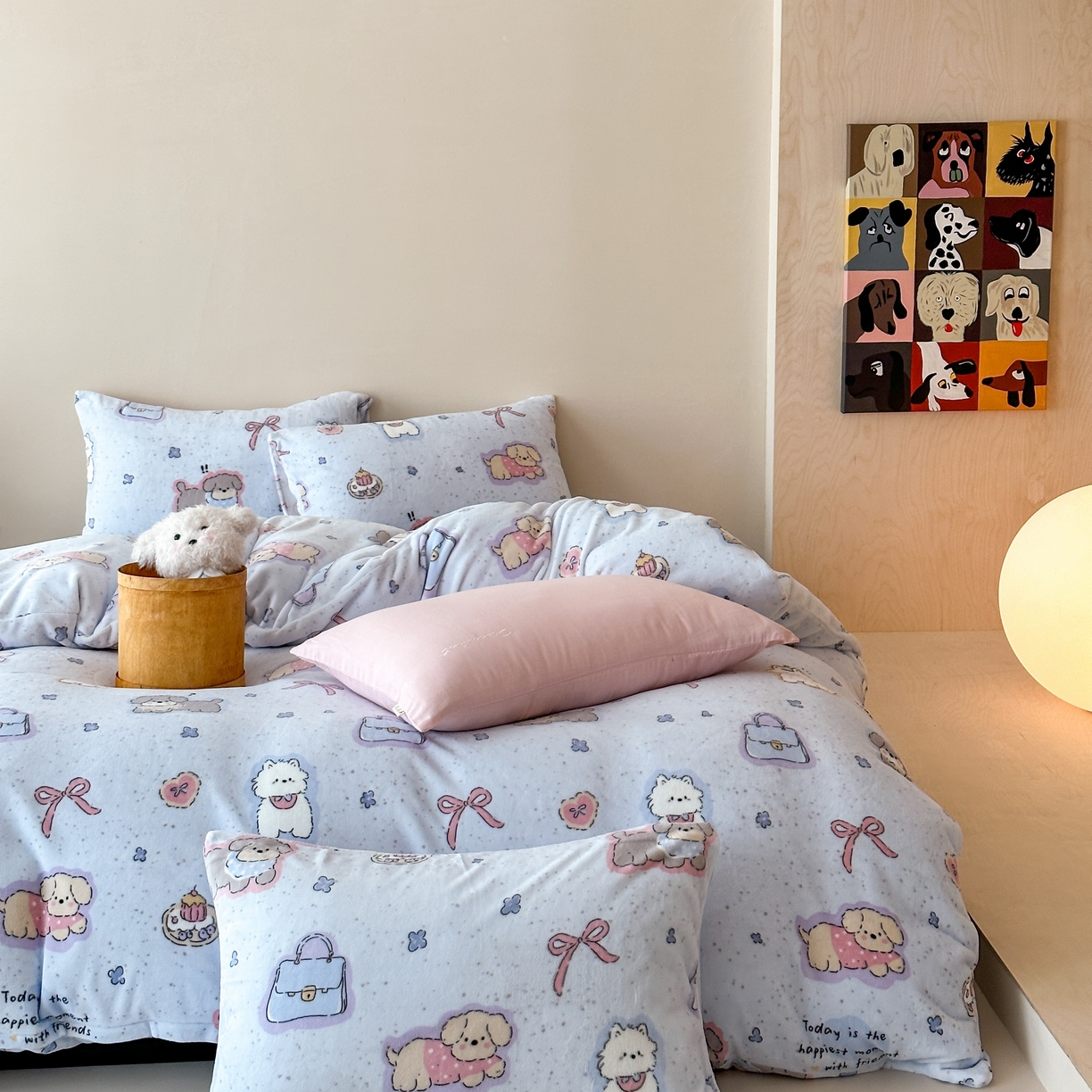 91家纺网 家纺一手货源 找家纺 时光里 2025新款230克全消光印花10色专版花型四件套 狗狗乐园-蓝