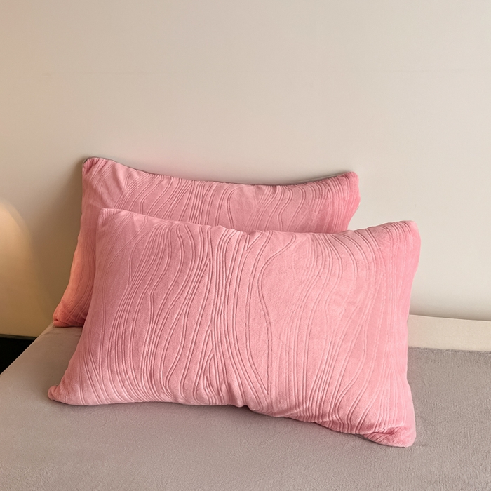 91家纺网 家纺一手货源 找家纺 云玲时尚 2025新款高克重牛奶绒雕花单被套-波浪 波浪粉咖