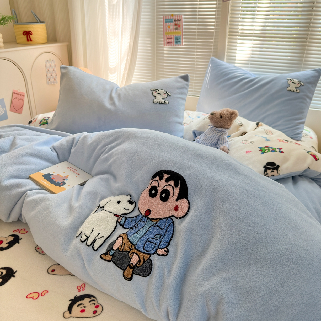 91家纺网 家纺一手货源 找家纺 云锦家居 2025新款秋冬小清新高克重牛奶绒毛巾绣四件套 新新大白绒