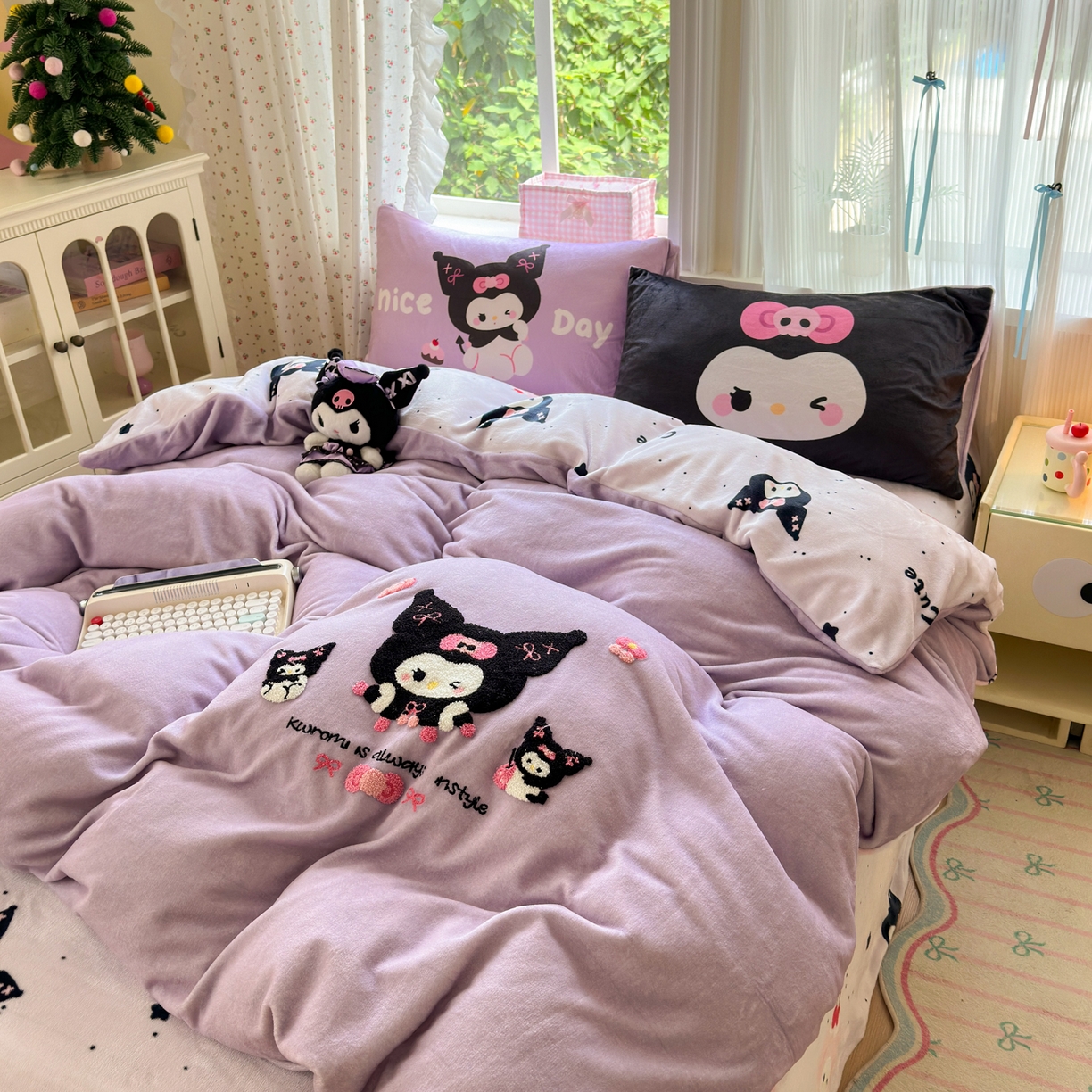 91家纺网 家纺一手货源 找家纺 云锦家居 2025新款秋冬小清新高克重牛奶绒毛巾绣四件套 黑库米米绒