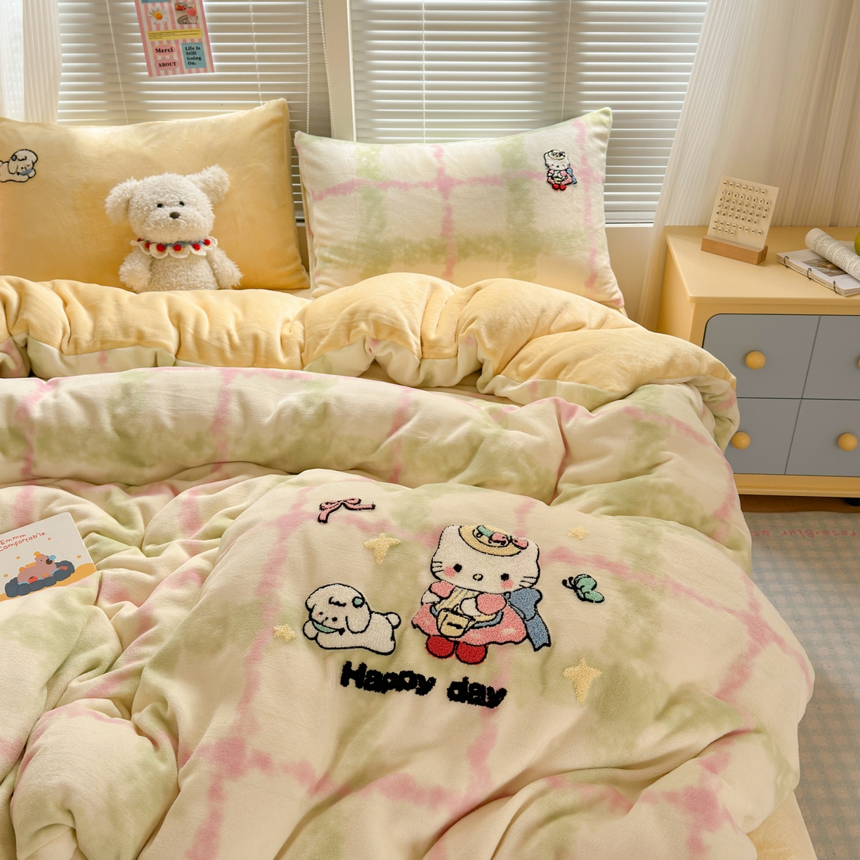 91家纺网 家纺一手货源 找家纺 云锦家居 2025新款秋冬小清新高克重牛奶绒毛巾绣四件套 元气小猫