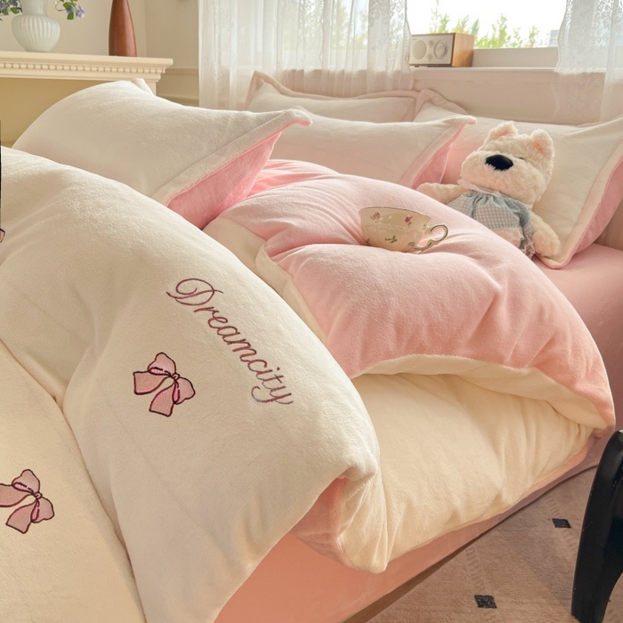 91家纺网 家纺一手货源 找家纺 （总）伊梵居2025新款加厚贴布绣牛奶绒四件套