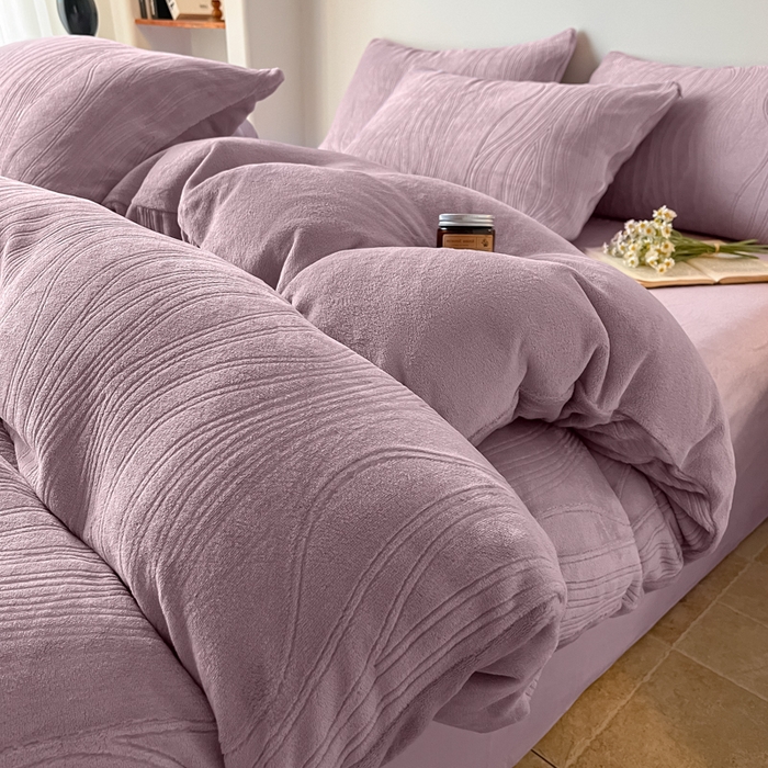 云玲时尚 2025新款高克重牛奶绒雕花四件套-波浪 波浪香芋紫