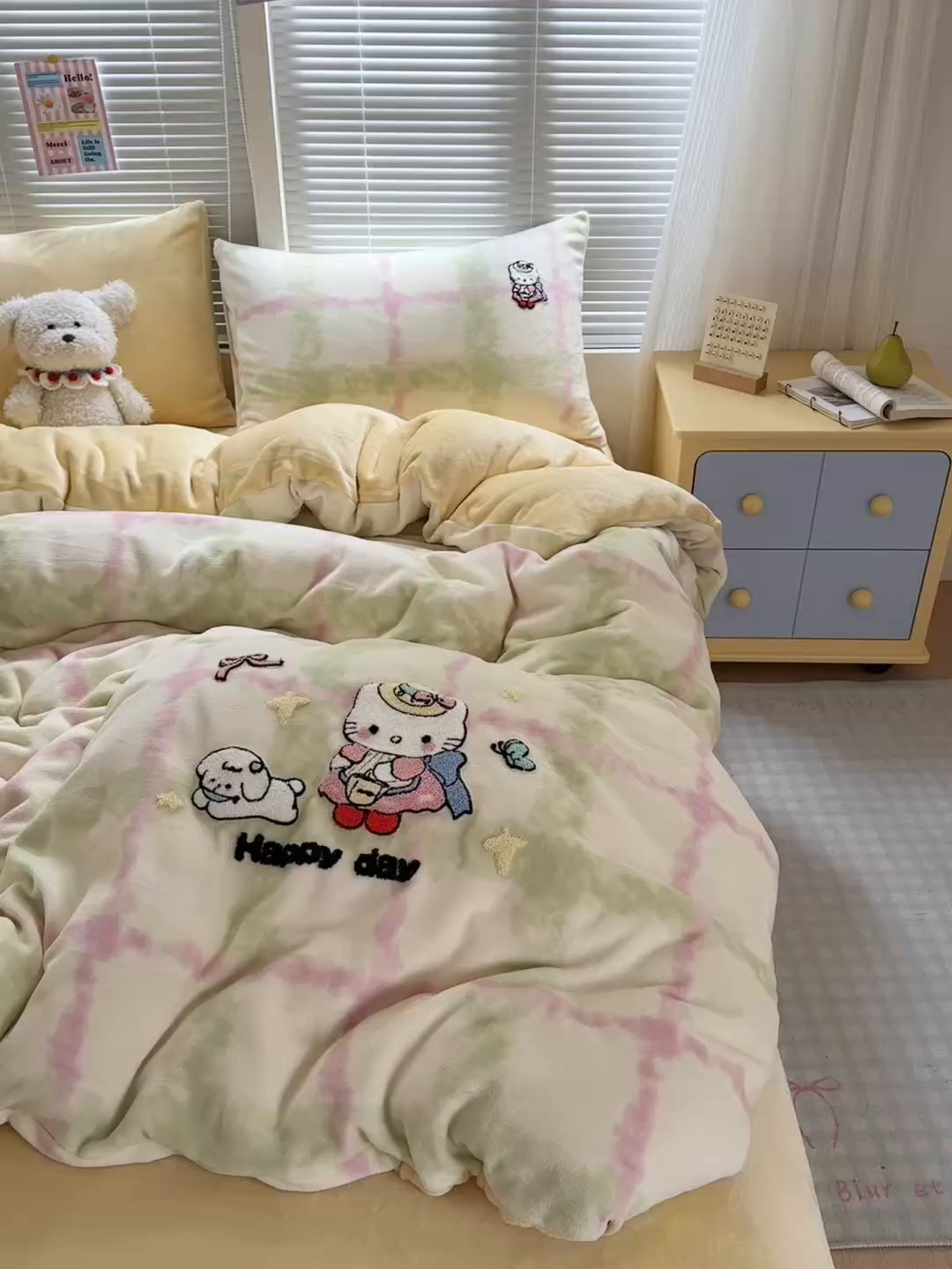 91家纺网 家纺一手货源 找家纺 云锦家居 2025新款秋冬小清新高克重牛奶绒毛巾绣四件套 元气小猫