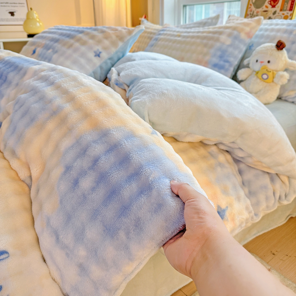 91家纺网 家纺一手货源 找家纺 （总）N先生+V 13814689556 发大图/买家秀 2025新款260克高克重泡泡绒牛奶绒四件套