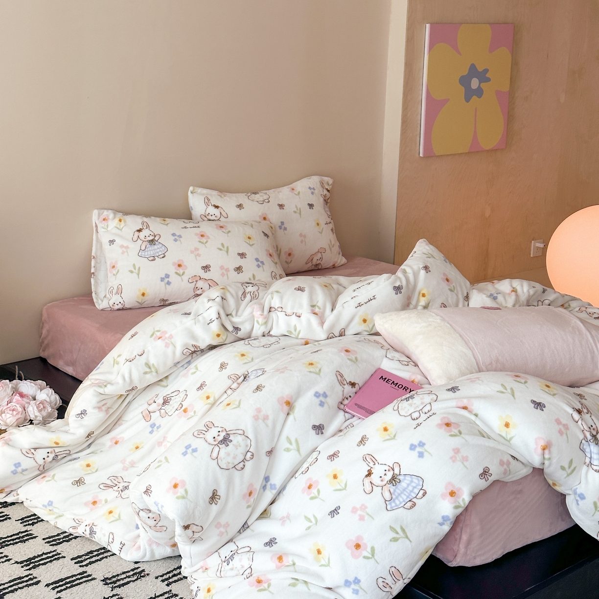 91家纺网 家纺一手货源 找家纺 时光里 2025新款230克全消光印花10色专版花型四件套 花兔兔