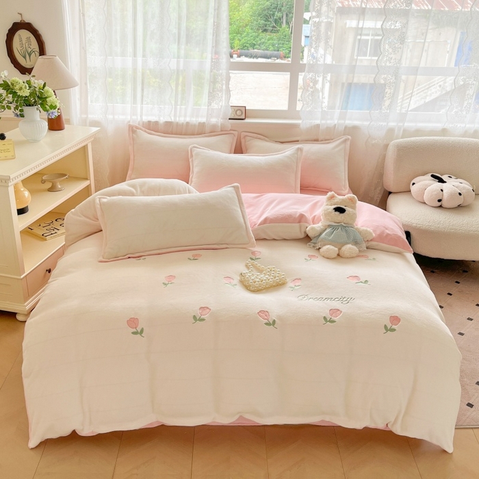 91家纺网 家纺一手货源 找家纺 （总）伊梵居2025新款加厚贴布绣牛奶绒四件套