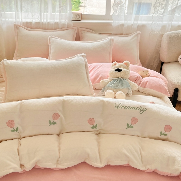 91家纺网 家纺一手货源 找家纺 （总）伊梵居2025新款加厚贴布绣牛奶绒四件套