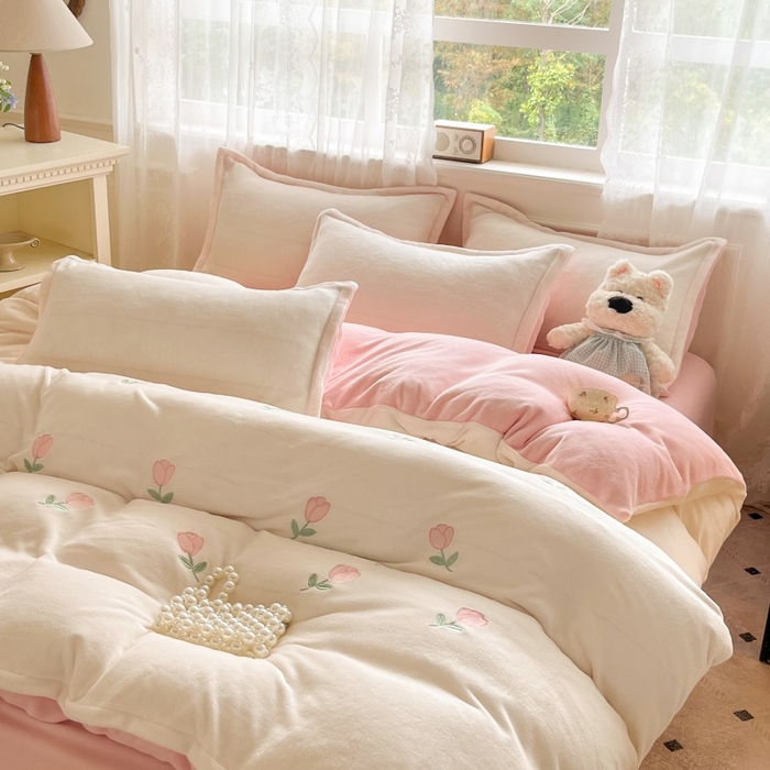 91家纺网 家纺一手货源 找家纺 （总）伊梵居2025新款加厚贴布绣牛奶绒四件套