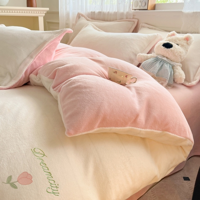 91家纺网 家纺一手货源 找家纺 （总）伊梵居2025新款加厚贴布绣牛奶绒四件套