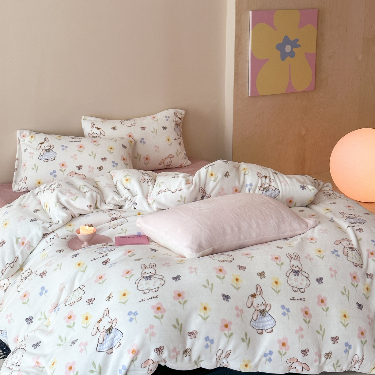 91家纺网 家纺一手货源 找家纺 时光里 2025新款230克全消光印花10色专版花型四件套 花兔兔