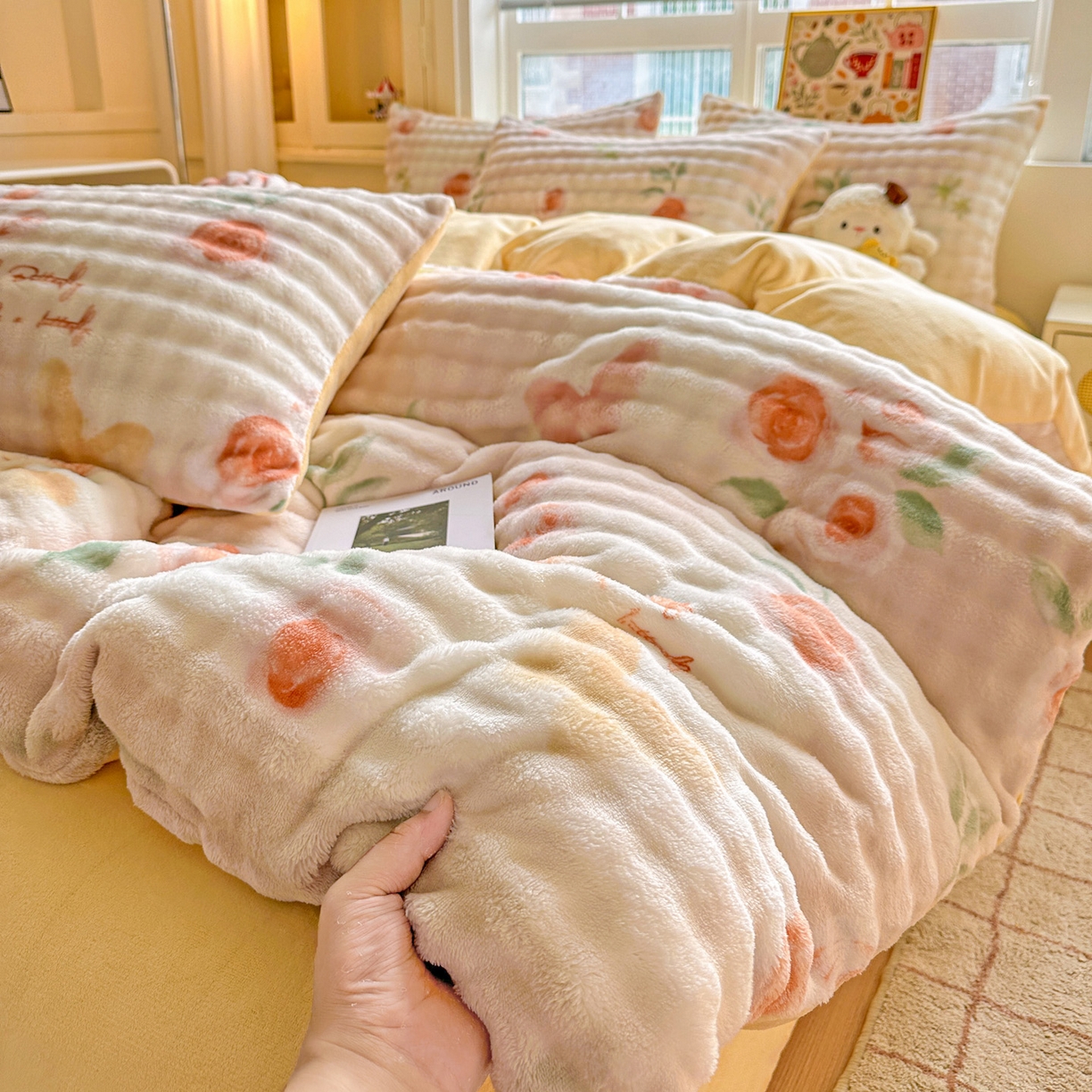 91家纺网 家纺一手货源 找家纺 N先生+V 13814689556 发大图/买家秀 2025新款260克高克重泡泡绒牛奶绒四件套 芊芊花海