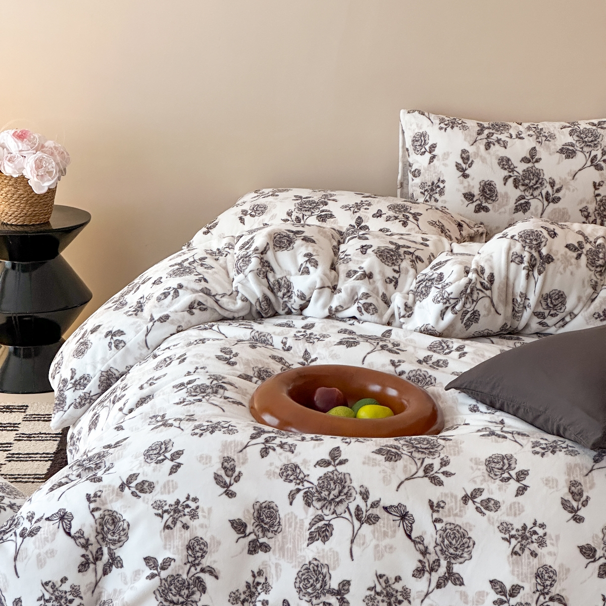 91家纺网 家纺一手货源 找家纺 时光里 2025新款230克全消光印花10色专版花型四件套 花漾