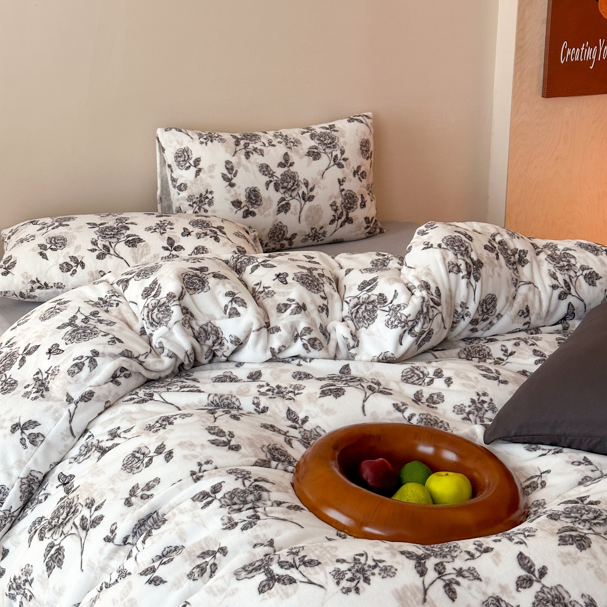 91家纺网 家纺一手货源 找家纺 时光里 2025新款230克全消光印花10色专版花型四件套 花漾