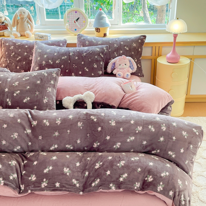 91家纺网 家纺一手货源 找家纺 仟网汇 2025新款双面牛奶绒四件套 香草紫花