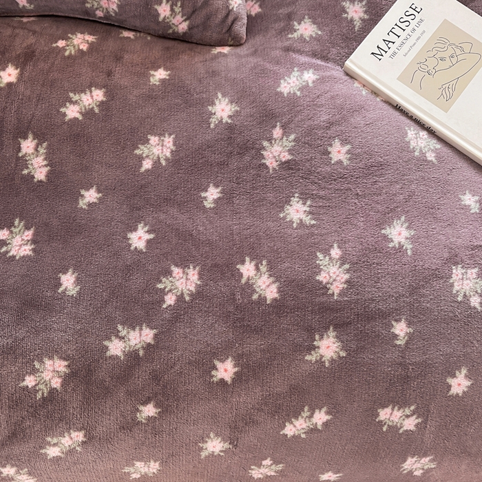 91家纺网 家纺一手货源 找家纺 仟网汇 2025新款双面牛奶绒四件套 香草紫花