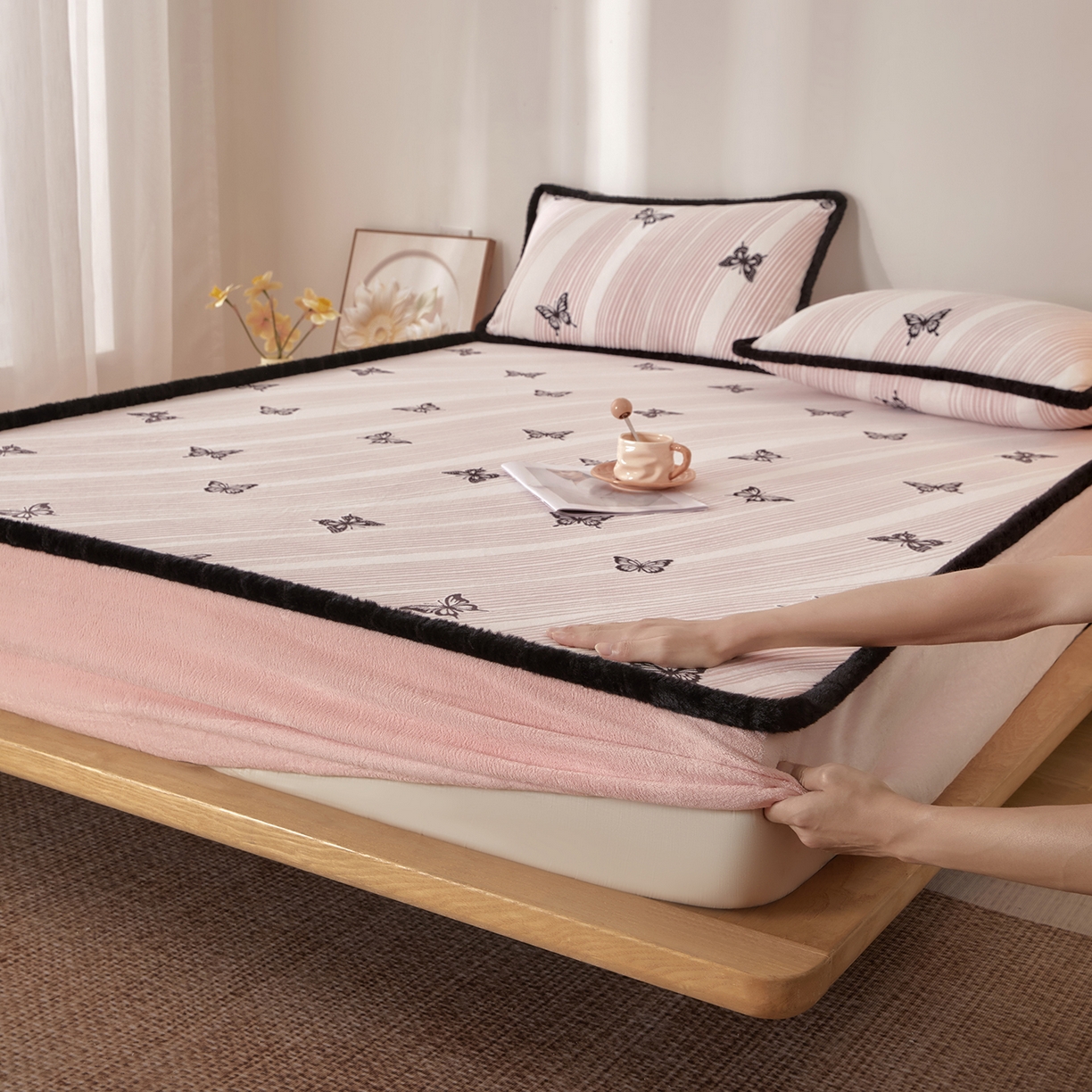 绒城 2025新款高克重雕花牛奶绒单床笠床笠单件 粉蝶