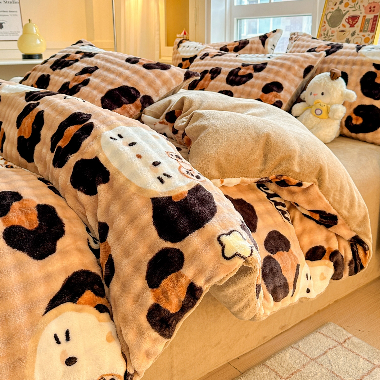 91家纺网 家纺一手货源 找家纺 N先生+V 13814689556 发大图/买家秀 2025新款260克高克重泡泡绒牛奶绒四件套 豹纹凯蒂