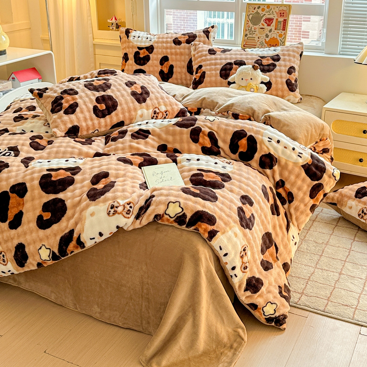 91家纺网 家纺一手货源 找家纺 N先生+V 13814689556 发大图/买家秀 2025新款260克高克重泡泡绒牛奶绒四件套 豹纹凯蒂