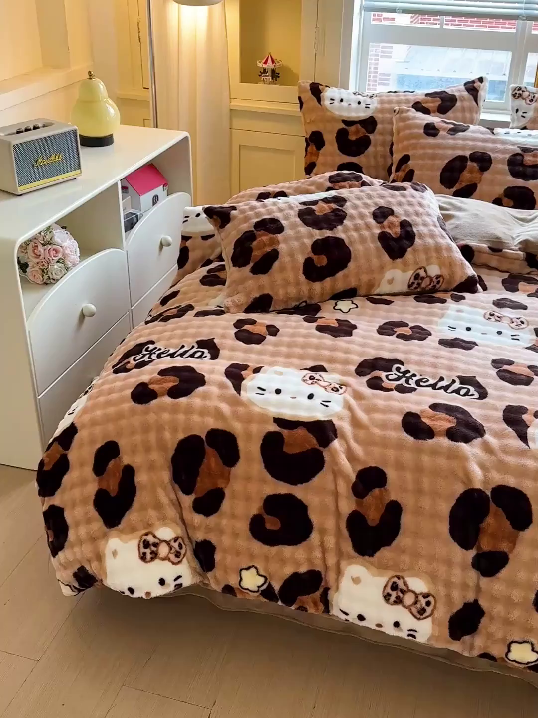 91家纺网 家纺一手货源 找家纺 N先生+V 13814689556 发大图/买家秀 2025新款260克高克重泡泡绒牛奶绒四件套 豹纹凯蒂