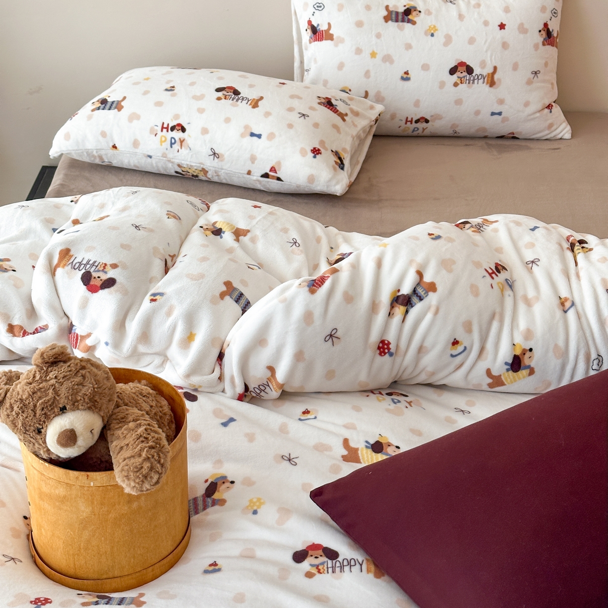 91家纺网 家纺一手货源 找家纺 时光里 2025新款230克全消光印花10色专版花型四件套 开心腊肠