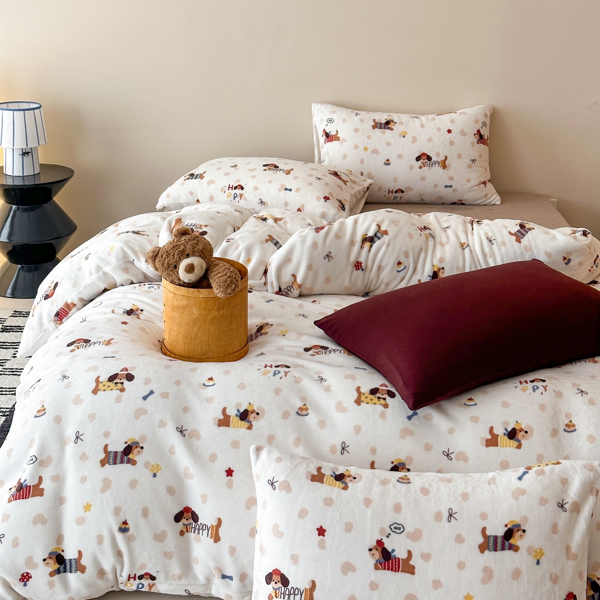 91家纺网 家纺一手货源 找家纺 时光里 2025新款230克全消光印花10色专版花型四件套 开心腊肠