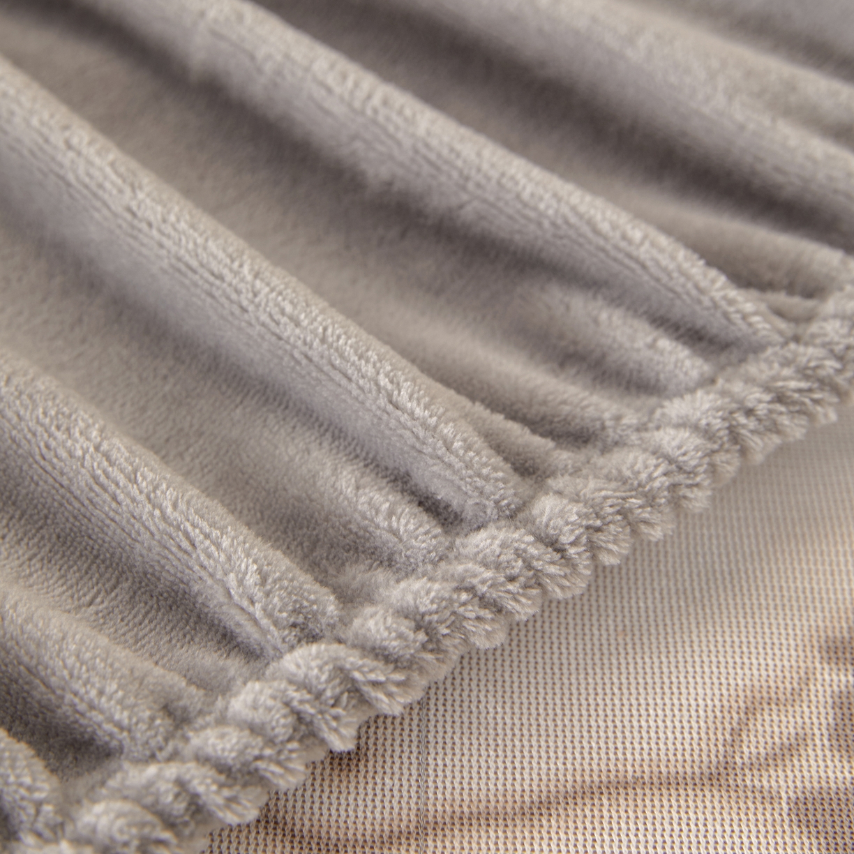 91家纺网 家纺一手货源 找家纺 绒城 2025新款高克重雕花牛奶绒单床笠床笠单件 寒梅