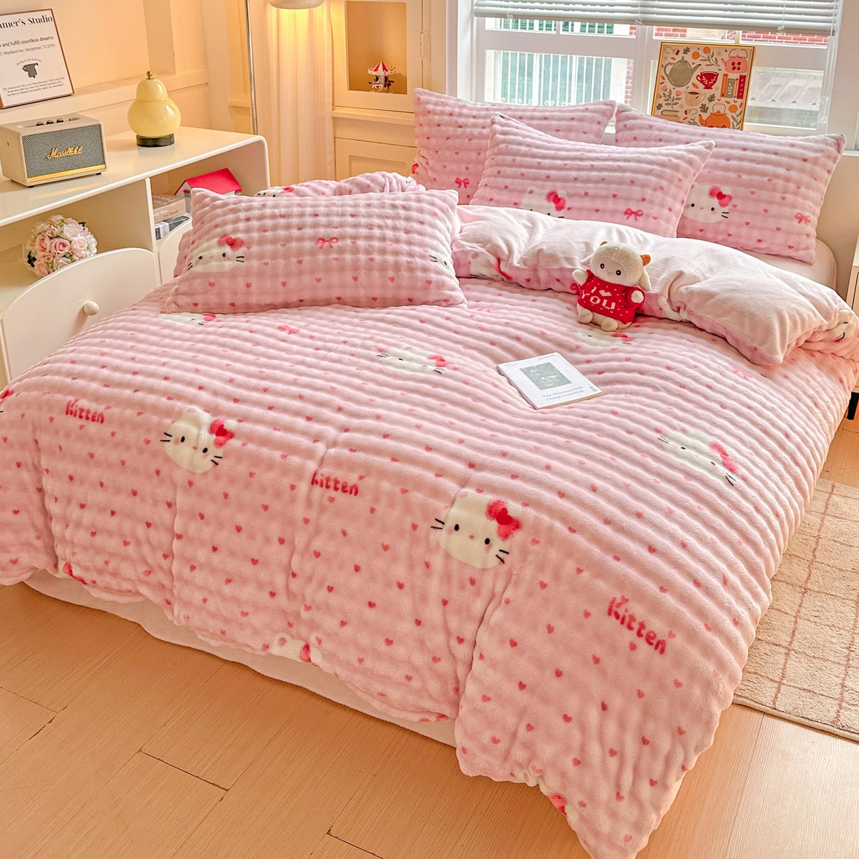 91家纺网 家纺一手货源 找家纺 N先生+V 13814689556 发大图/买家秀 2025新款260克高克重泡泡绒牛奶绒四件套 爱心猫咪