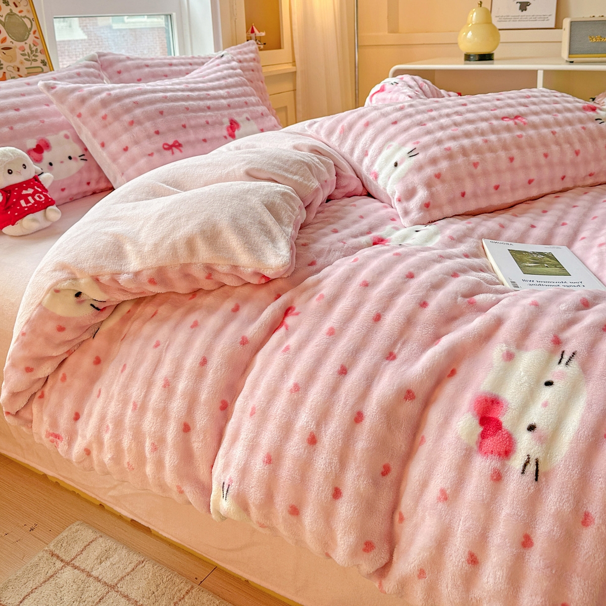 91家纺网 家纺一手货源 找家纺 N先生+V 13814689556 发大图/买家秀 2025新款260克高克重泡泡绒牛奶绒四件套 爱心猫咪