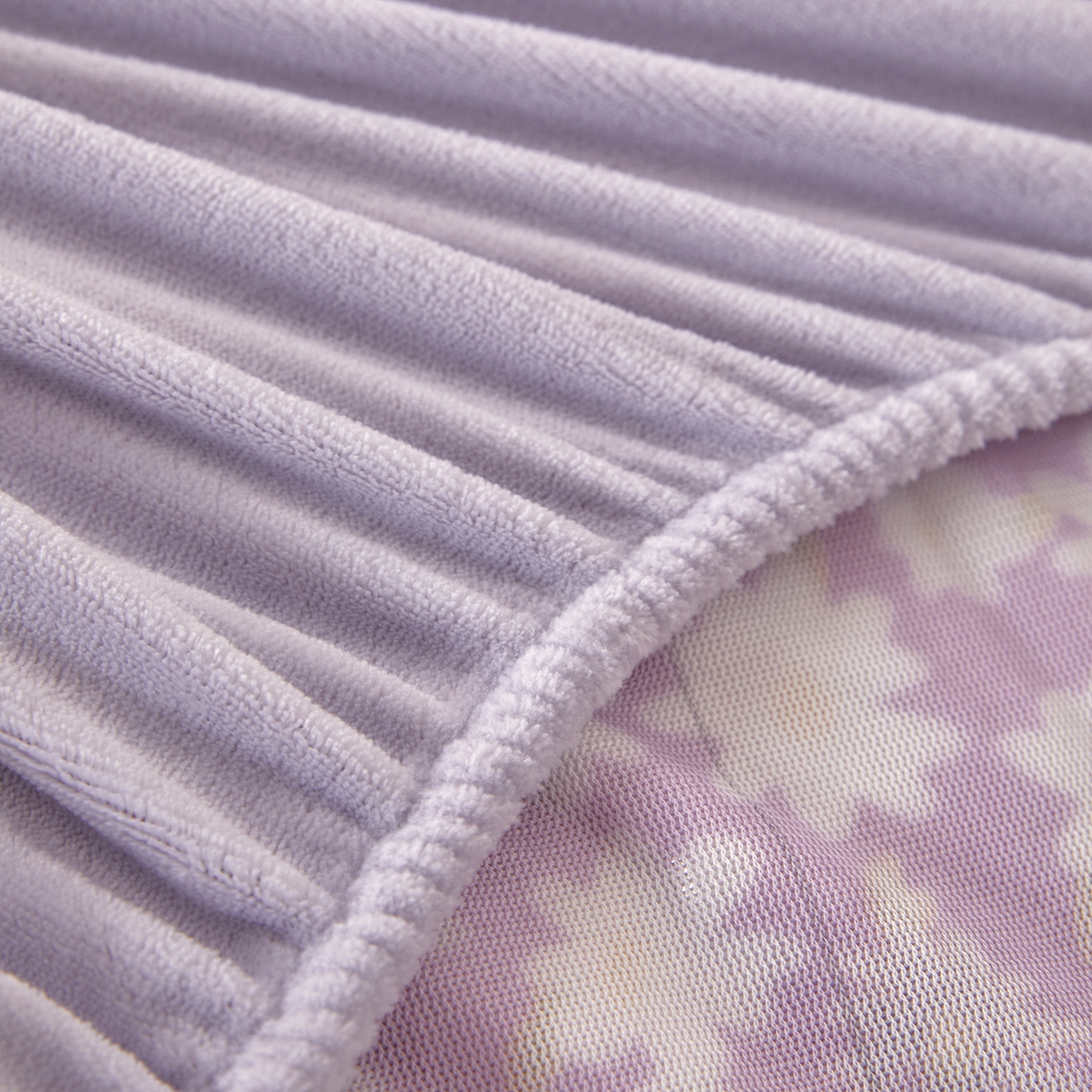 91家纺网 家纺一手货源 找家纺 绒城 2025新款高克重雕花牛奶绒单床笠床笠单件 花影