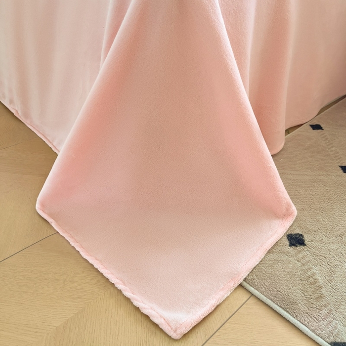 91家纺网 家纺一手货源 找家纺 伊梵居2025新款加厚贴布绣牛奶绒四件套 花朵-奶白粉