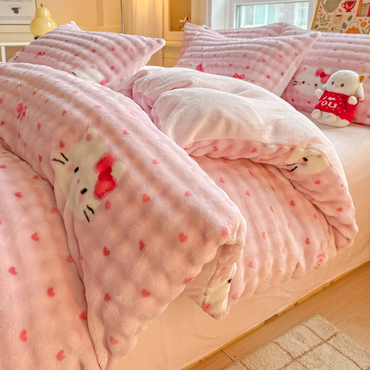 91家纺网 家纺一手货源 找家纺 N先生+V 13814689556 发大图/买家秀 2025新款260克高克重泡泡绒牛奶绒四件套 爱心猫咪