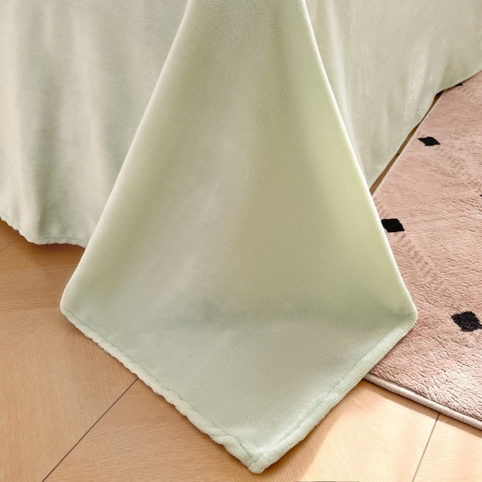 91家纺网 家纺一手货源 找家纺 伊梵居2025新款加厚贴布绣牛奶绒四件套 沙糖桔-奶白绿