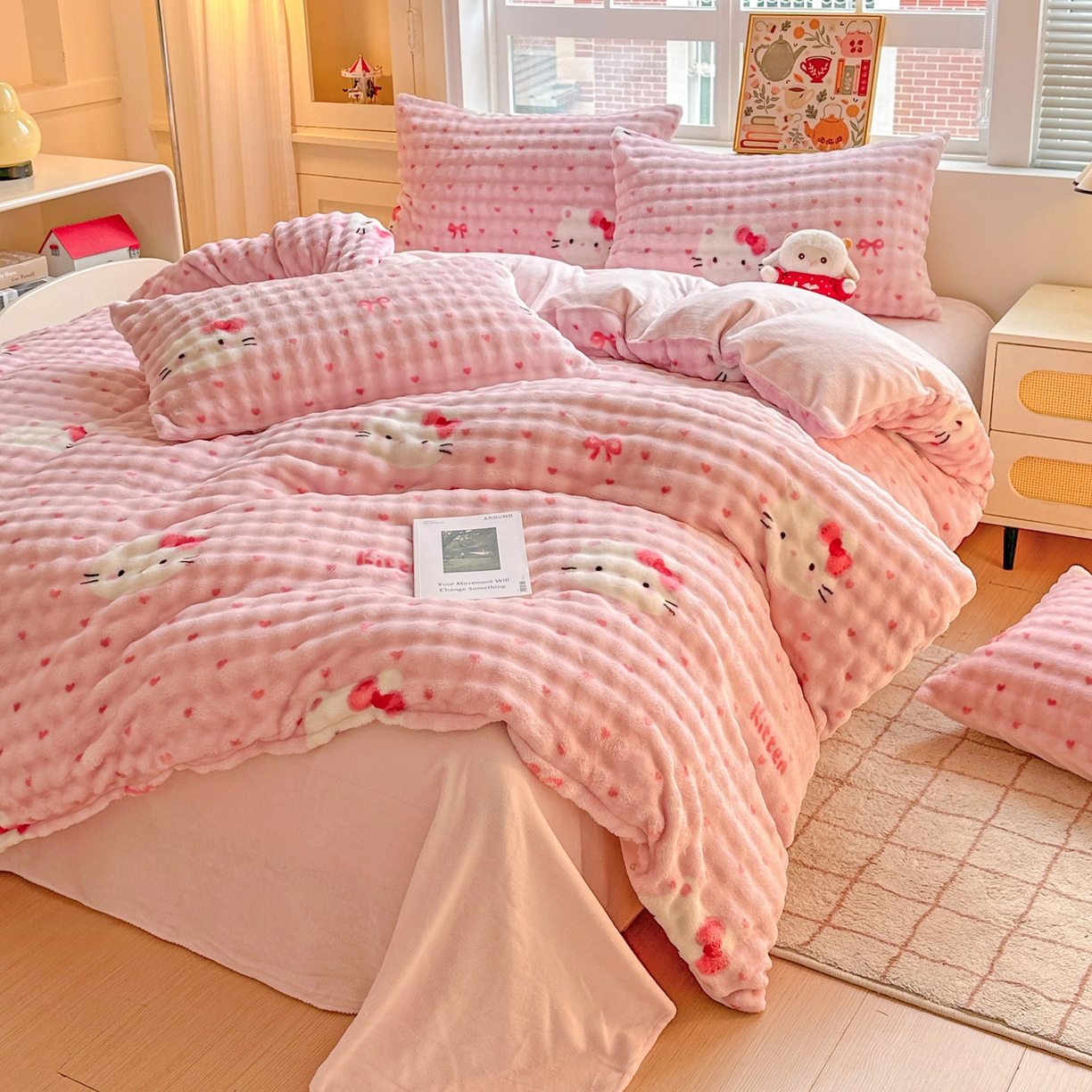 91家纺网 家纺一手货源 找家纺 N先生+V 13814689556 发大图/买家秀 2025新款260克高克重泡泡绒牛奶绒四件套 爱心猫咪