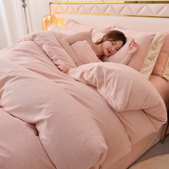 91家纺网 家纺一手货源 找家纺 （总）米奈家居 2024新款A类牛奶雕花绒四件套-瑞丽