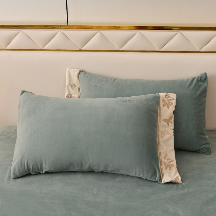 91家纺网 家纺一手货源 找家纺 米奈家居 2025新款A类高克重婴儿绒四件套-吉娜系列 孔雀绿