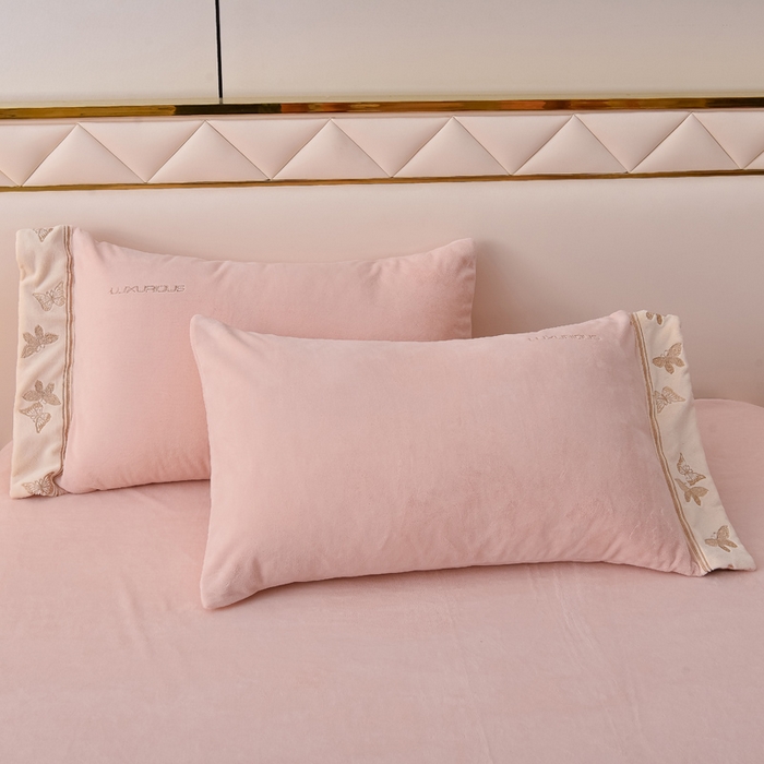 91家纺网 家纺一手货源 找家纺 米奈家居 2025新款A类高克重婴儿绒四件套-吉娜系列 淡雅粉