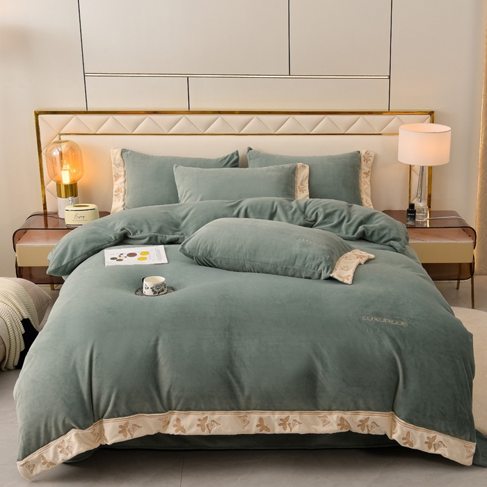 91家纺网 家纺一手货源 找家纺 米奈家居 2025新款A类高克重婴儿绒四件套-吉娜系列 孔雀绿