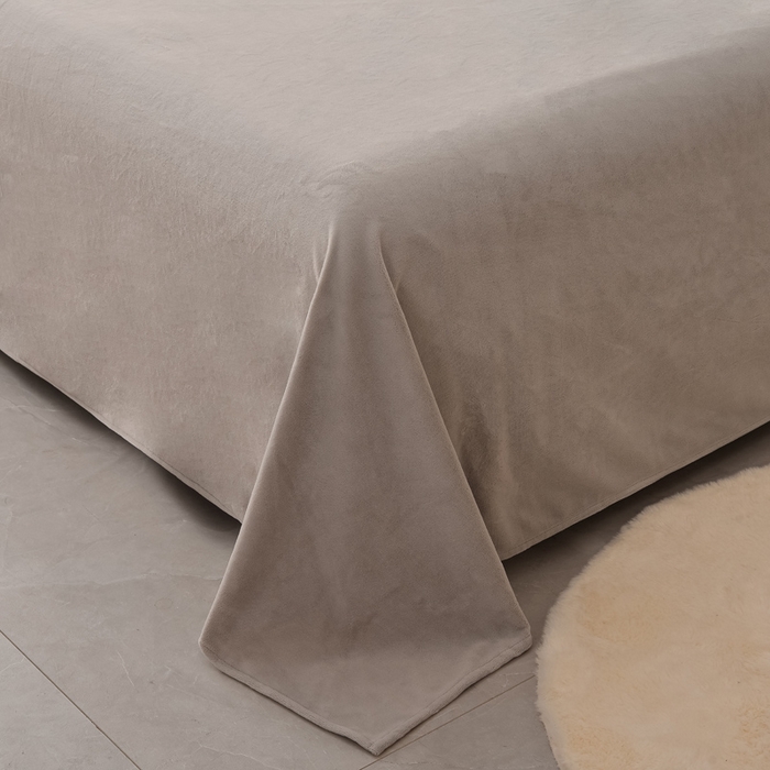 91家纺网 家纺一手货源 找家纺 米奈家居 2025新款A类高克重婴儿绒四件套-吉娜系列 奶昔白+浅灰