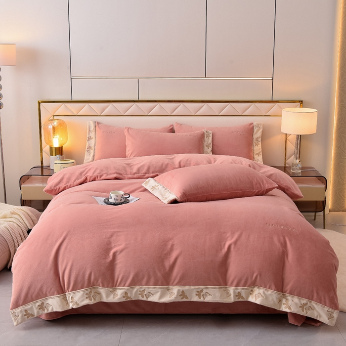 91家纺网 家纺一手货源 找家纺 米奈家居 2025新款A类高克重婴儿绒四件套-吉娜系列 西瓜粉