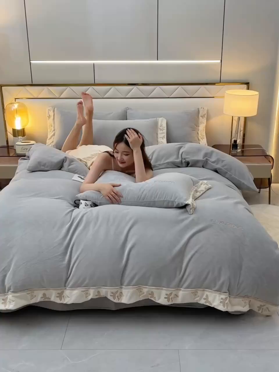 91家纺网 家纺一手货源 找家纺 米奈家居 2025新款A类高克重婴儿绒四件套-吉娜系列 绅士灰