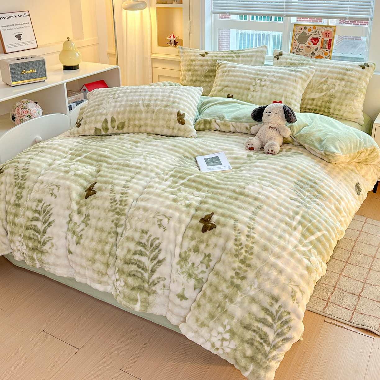 91家纺网 家纺一手货源 找家纺 N先生+V 13814689556 发大图/买家秀 2025新款260克高克重泡泡绒牛奶绒四件套 丛林花语