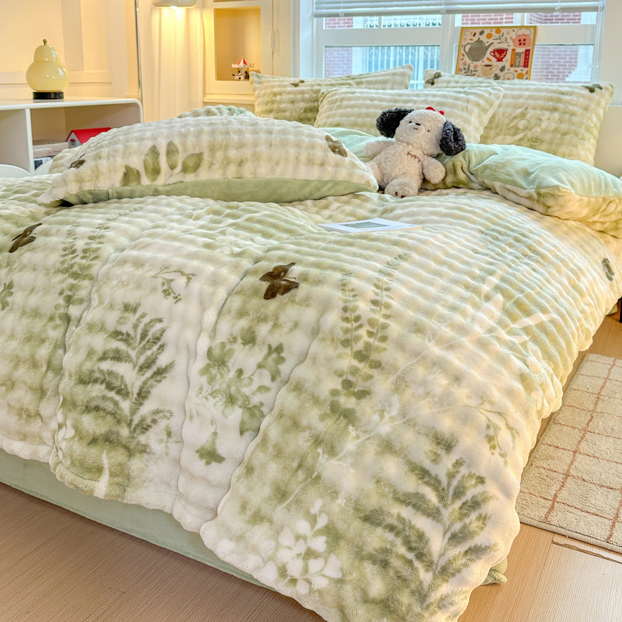 91家纺网 家纺一手货源 找家纺 N先生+V 13814689556 发大图/买家秀 2025新款260克高克重泡泡绒牛奶绒四件套 丛林花语