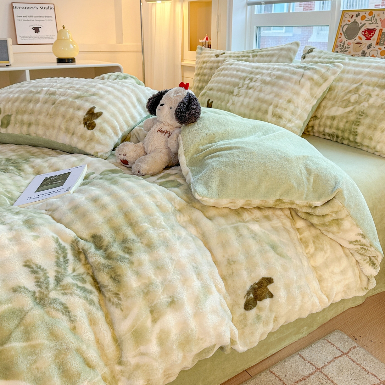 91家纺网 家纺一手货源 找家纺 N先生+V 13814689556 发大图/买家秀 2025新款260克高克重泡泡绒牛奶绒四件套 丛林花语