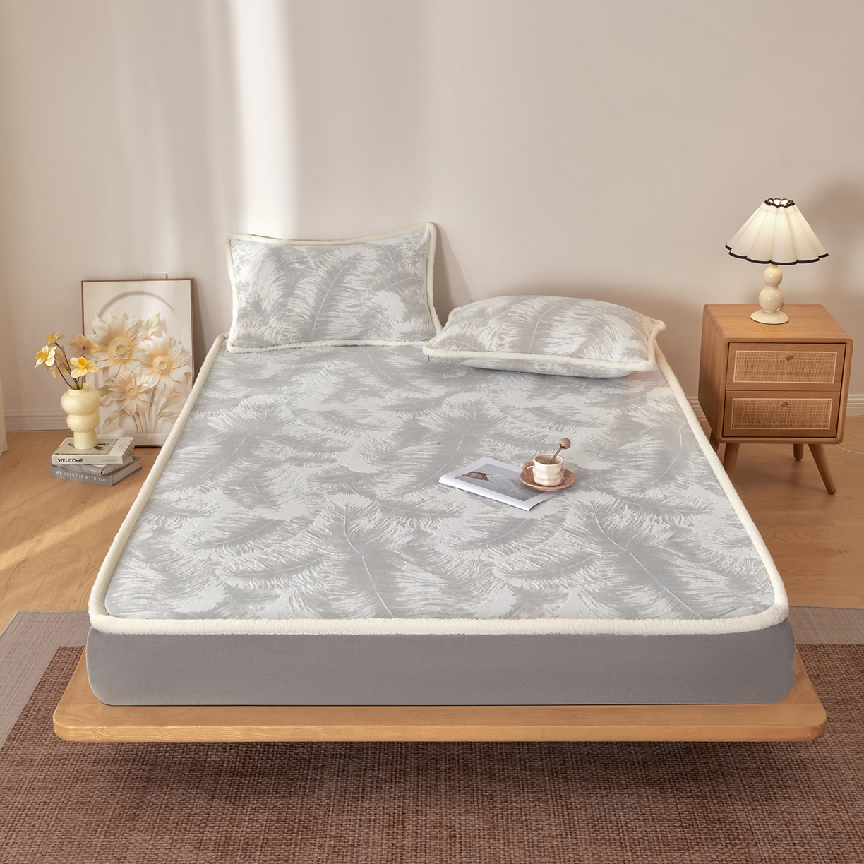 91家纺网 家纺一手货源 找家纺 绒城 2025新款高克重雕花牛奶绒单床笠床笠单件 灰羽