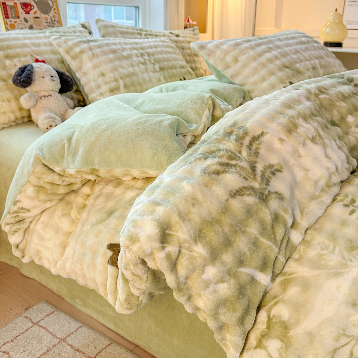 91家纺网 家纺一手货源 找家纺 N先生+V 13814689556 发大图/买家秀 2025新款260克高克重泡泡绒牛奶绒四件套 丛林花语