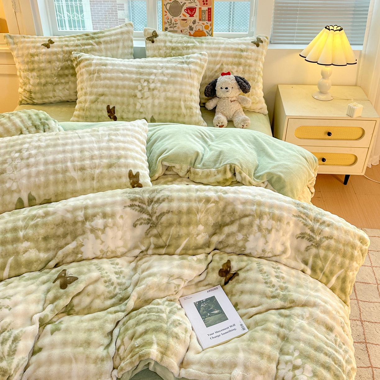 91家纺网 家纺一手货源 找家纺 N先生+V 13814689556 发大图/买家秀 2025新款260克高克重泡泡绒牛奶绒四件套 丛林花语