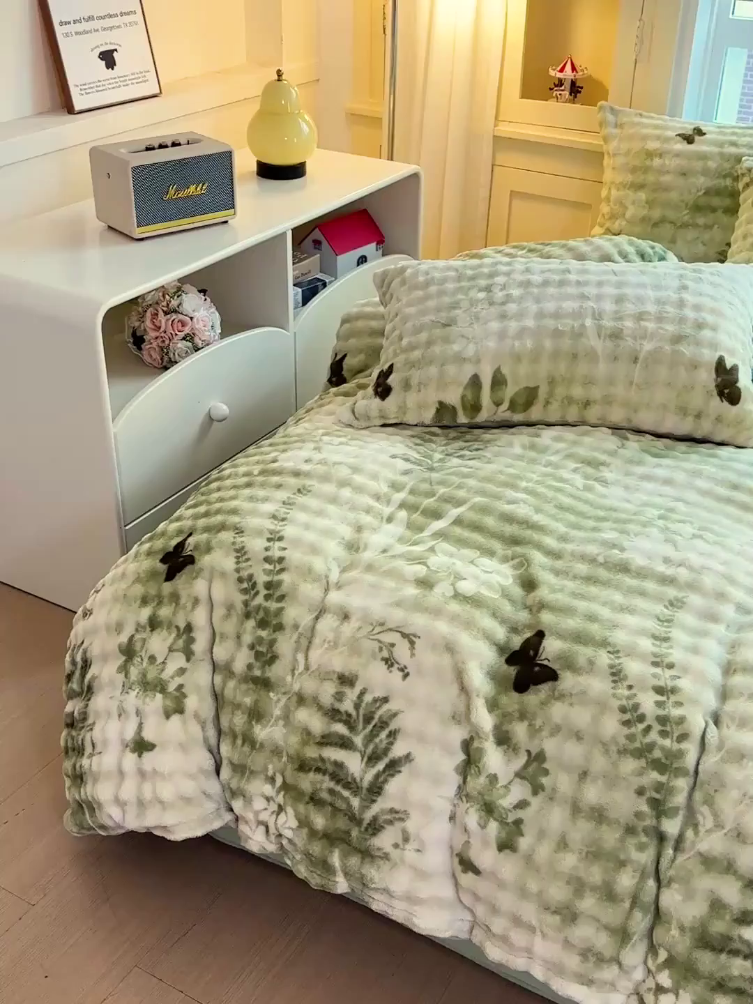 91家纺网 家纺一手货源 找家纺 N先生+V 13814689556 发大图/买家秀 2025新款260克高克重泡泡绒牛奶绒四件套 丛林花语