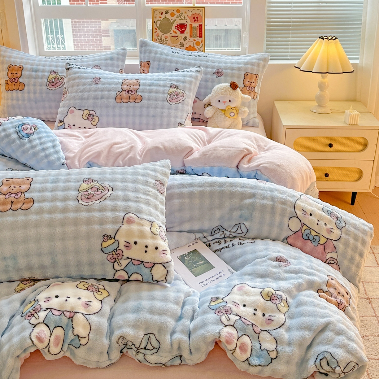 91家纺网 家纺一手货源 找家纺 N先生+V 13814689556 发大图/买家秀 2025新款260克高克重泡泡绒牛奶绒四件套 蛋糕猫咪